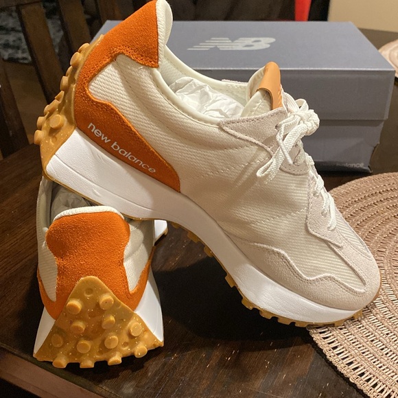 New Balance size 9 1/2! Brand new - Picture 6 of 6